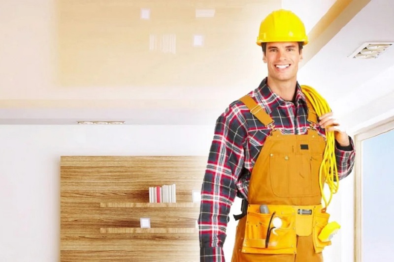 Монтажник натяжных потолков Интернет-магазин дверей в Санкт-Петербурге ...